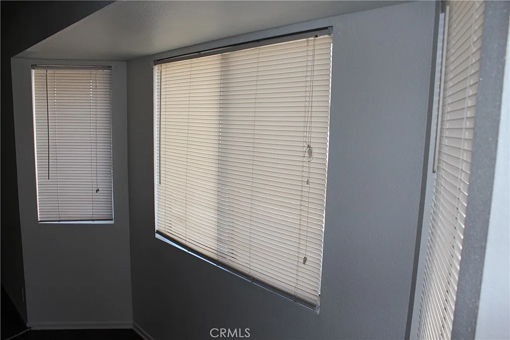 2 bed, 3632 sqft, $1,800 — Photo 4