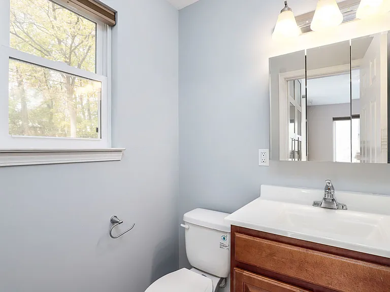 2434 Pinecrest Ave — Photo 11