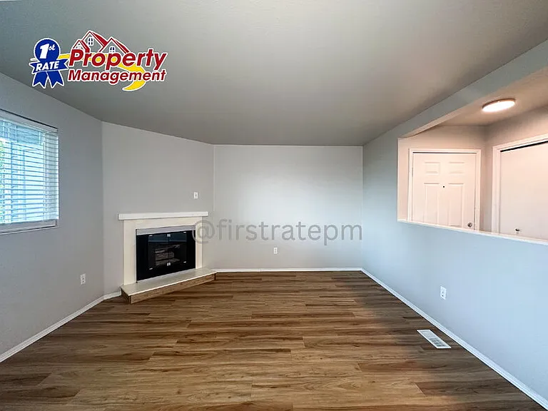 4824 W Blodgett Ln #202 — Photo 4