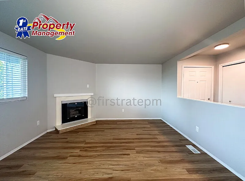 Building Photo - 4824 W Blodgett Ln #202