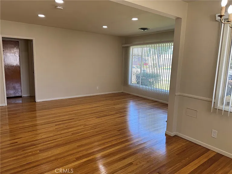 831 W Harvard Pl — Photo 7