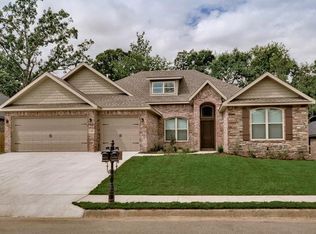 304 Deere Run Dr, Cave Springs, AR 72718