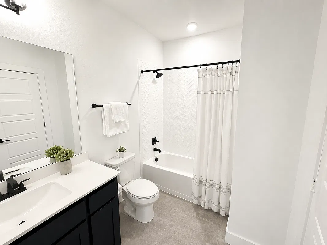 4 bed, 3.5 bath, 2642 sqft, $3,400 — Photo 4