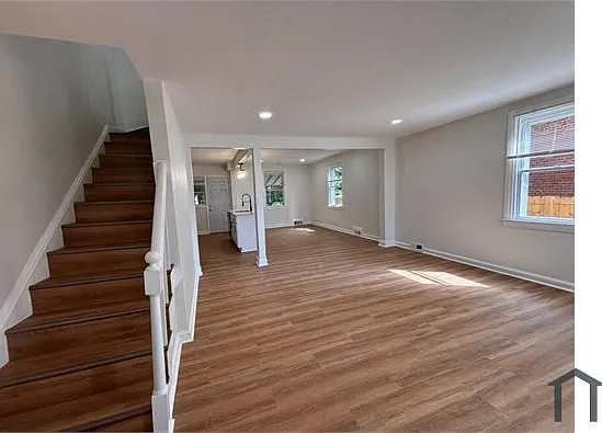 4 bed, $2,100 — Photo 4