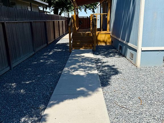 5th image of 1279 Rita Mae Ave