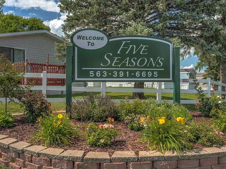 Five Seasons Davenport — Photo 6
