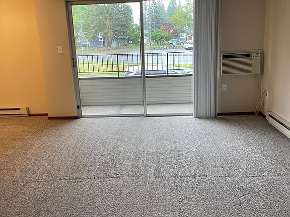 4th image of 2711 W Euclid Ave #101