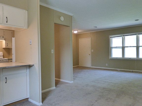 Dining area look at front entrance