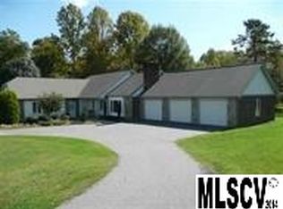 2040 19th Avenue Dr NE, Hickory, NC 28601