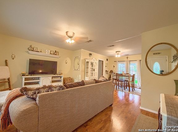 3rd image of 7415 Mountain Oak Trl