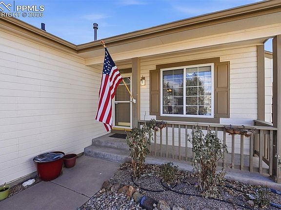 3rd image of 2830 Haystack Dr