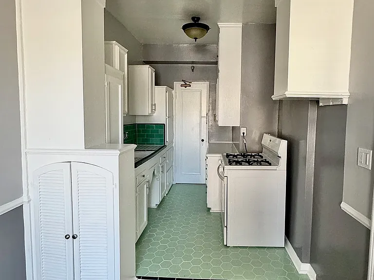 La Leyenda Apartments — Photo 36