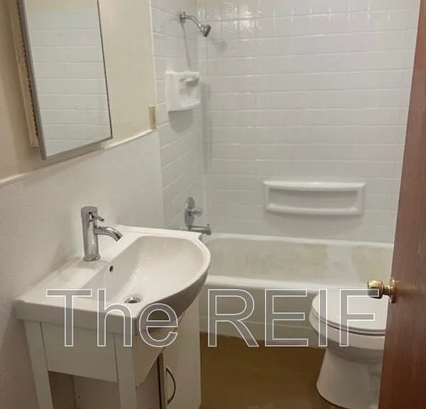 1080 E Cornell Ave — Photo 11