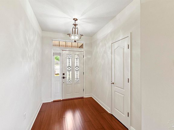3rd image of 125 Millet Cir