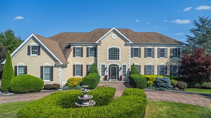 1st image of 108 Finch Rd