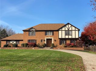1160 Sand Run Rd, Akron, OH 44313
