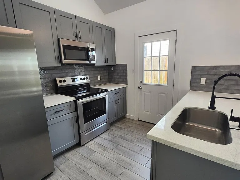 1418 Road 5607 — Photo 5