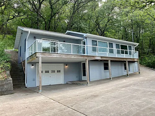 1050 Front St Photo 1