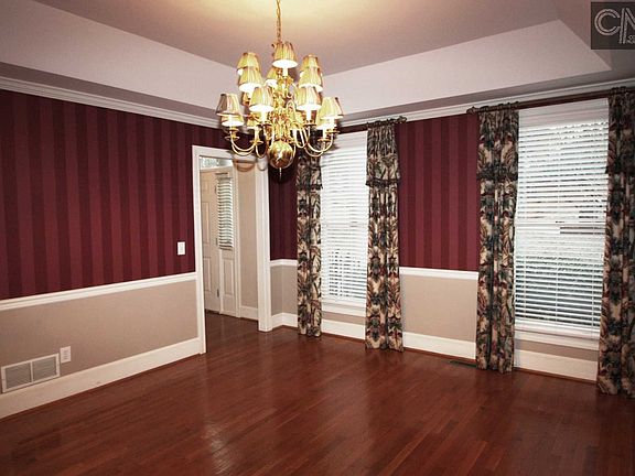 5th image of 124 Char Oak Dr