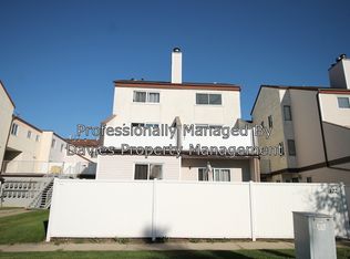 127 Lancaster Ter NW, Edmonton, AB T5X5S7