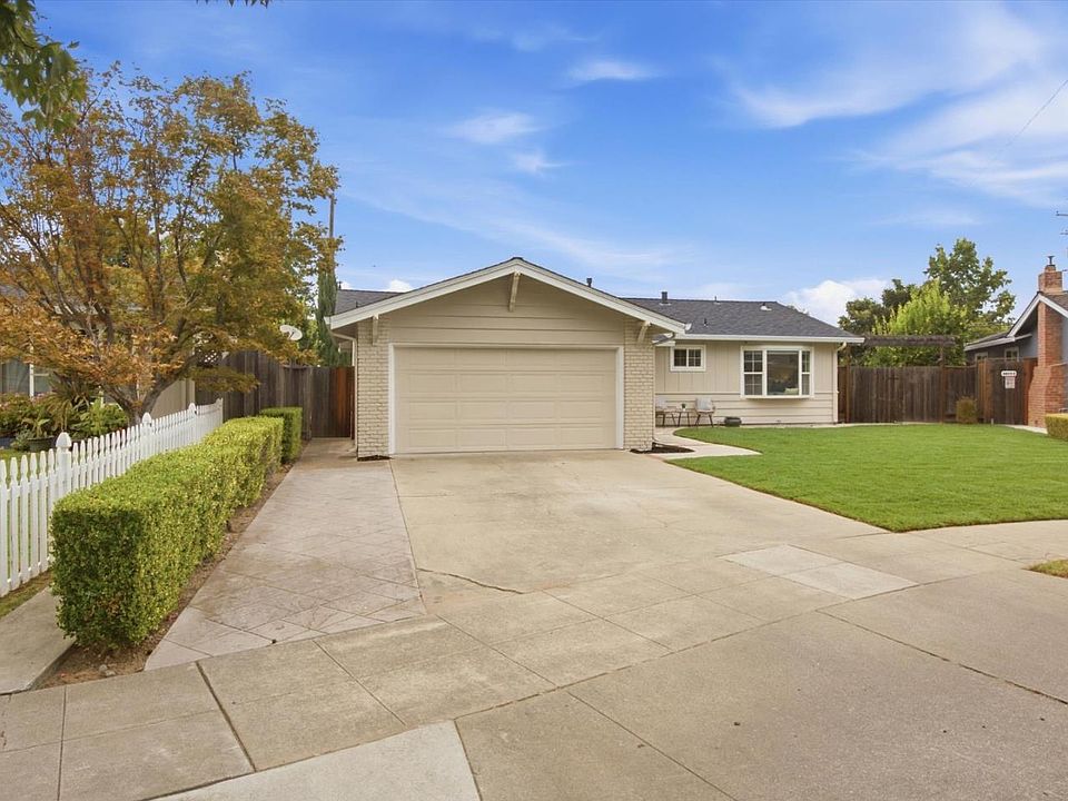 1st image of 3031 Greentree Way