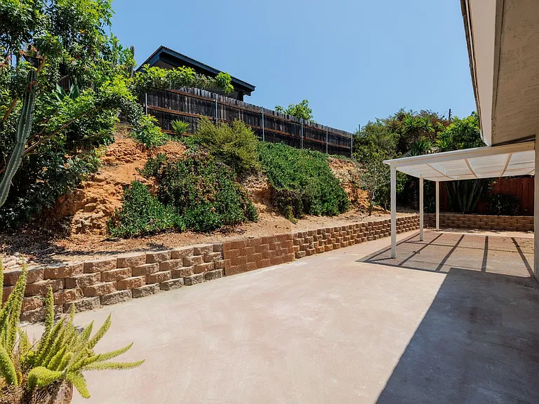 5053 Lenore Dr — Photo 15