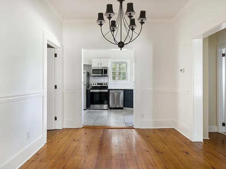 1516 Brookside Ave — Photo 9