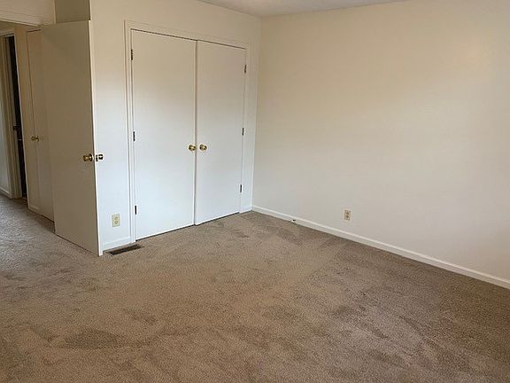 4th image of 110 Hickory Trce APT 2