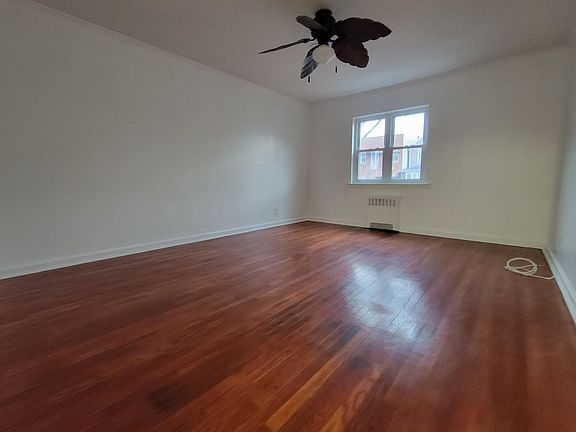 4th image of 1358 E 58th St #1
