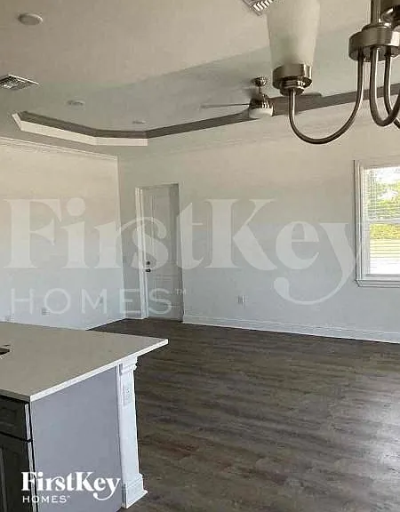 3910 NE 19th Place Cpe — Photo 3