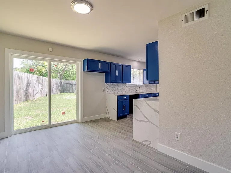 626 Arawe Cir W — Photo 3