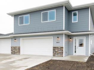 1601 41st St S, Moorhead, MN 56560