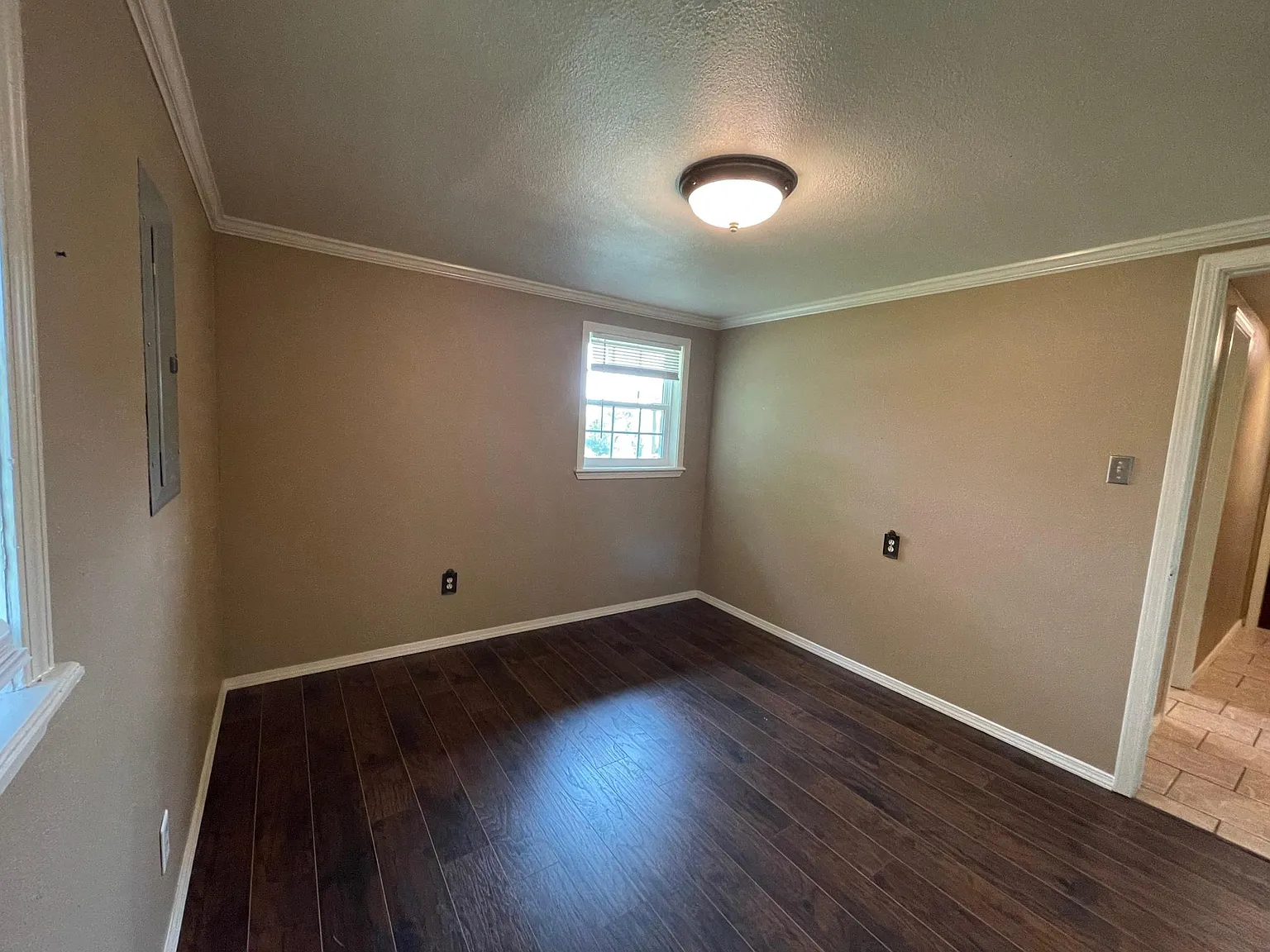 3 bed, 2127 sqft, $1,499 — Photo 3