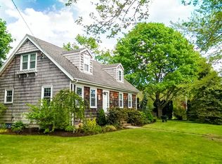 33 Hamlet St, Fairhaven, MA 02719