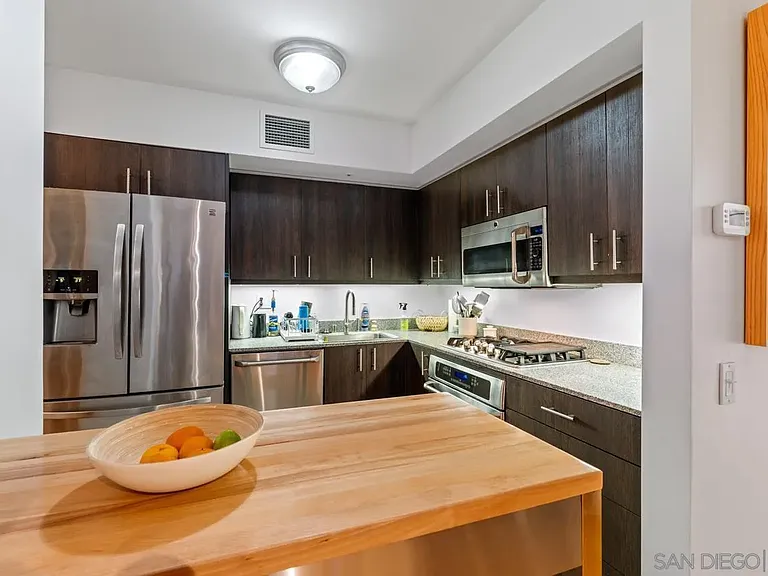 500 W Harbor Dr #504 — Photo 6