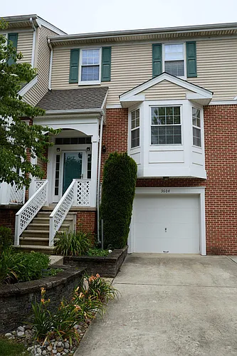 3604 Carriage Ct N Photo 1