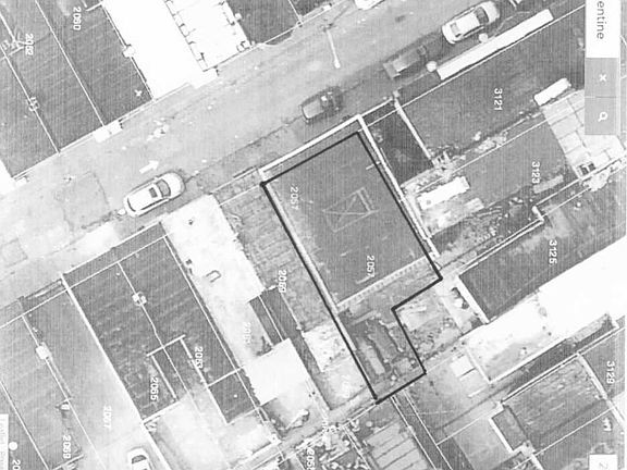 3rd image of 2057 E Clementine St