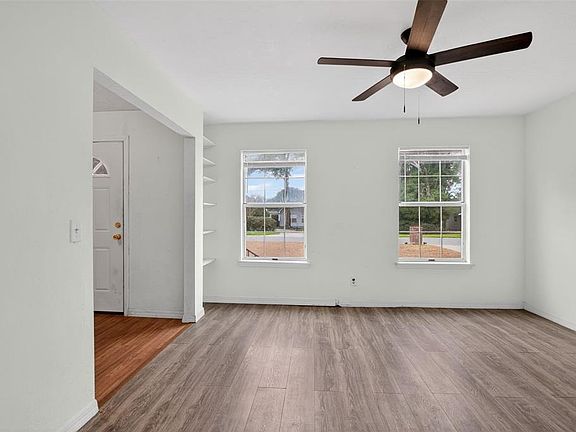 5th image of 4553 SE 14th St