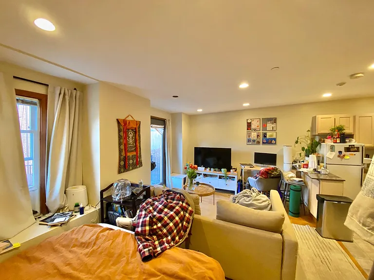 57 Clarendon St #6 — Photo 9
