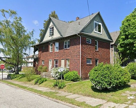 Building Photo 4