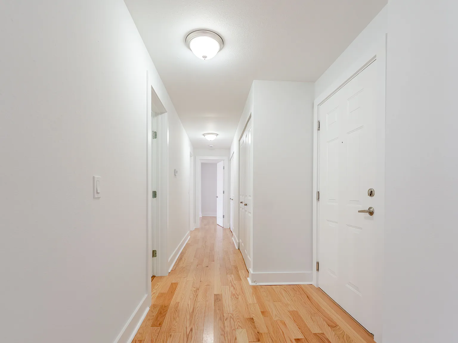 5630 Pershing Ave — Photo 2