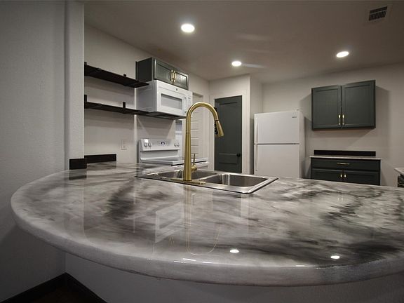 5th image of 1015 Kuykendall St