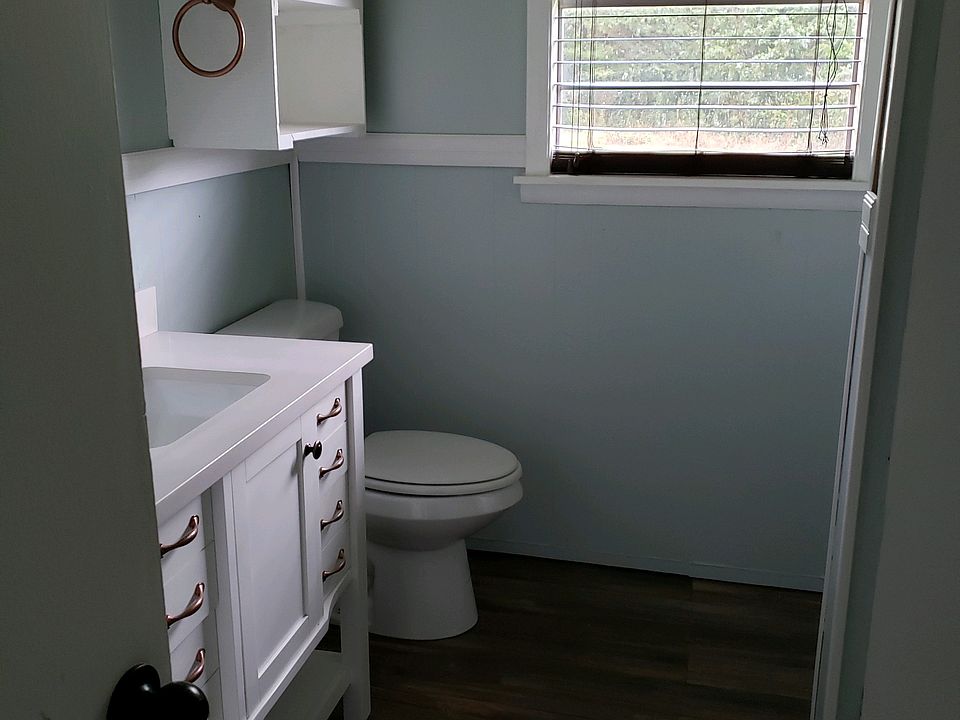 1st image of 221 Mockingbird Dr