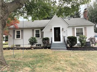 25 Harcourt Dr, Akron, OH