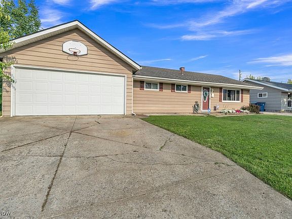 2nd image of 4215 Meadow Ln