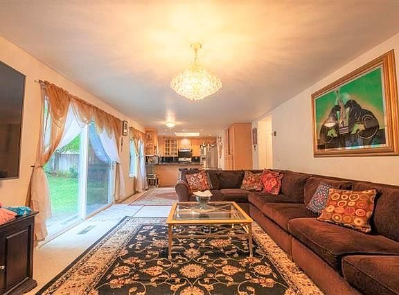 5th image of 7420 Phinney Way