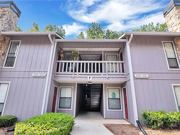 2nd image of 3903 Woodridge Way #3903