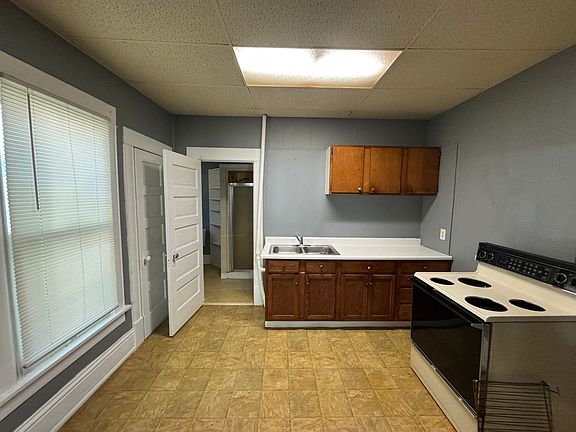 3rd image of 326 S Exposition Ave #B-1ba-200sqft