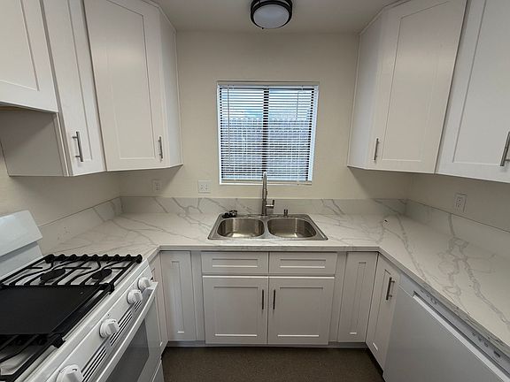 5th image of 9337 Musselman Dr APT 22