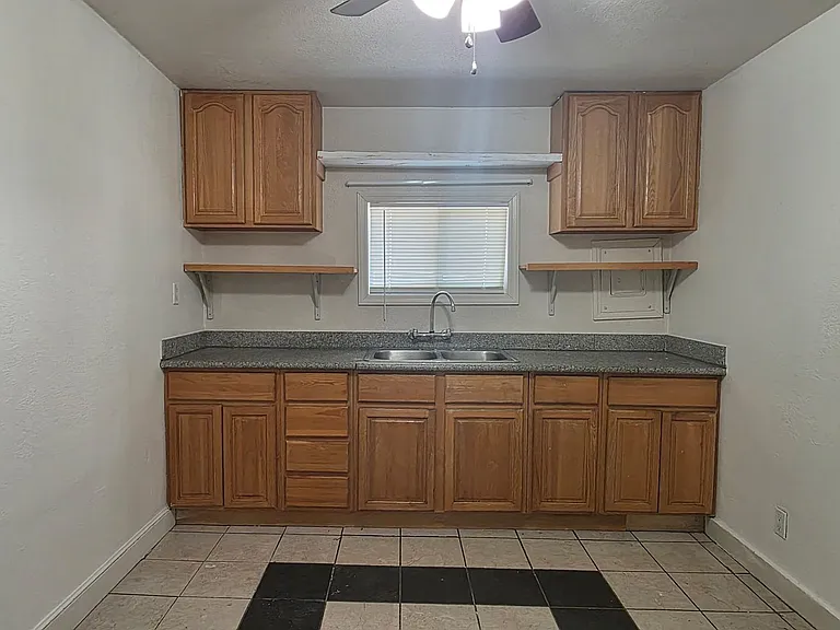 2050 Bransetter 5410 Cedars Rd — Photo 5
